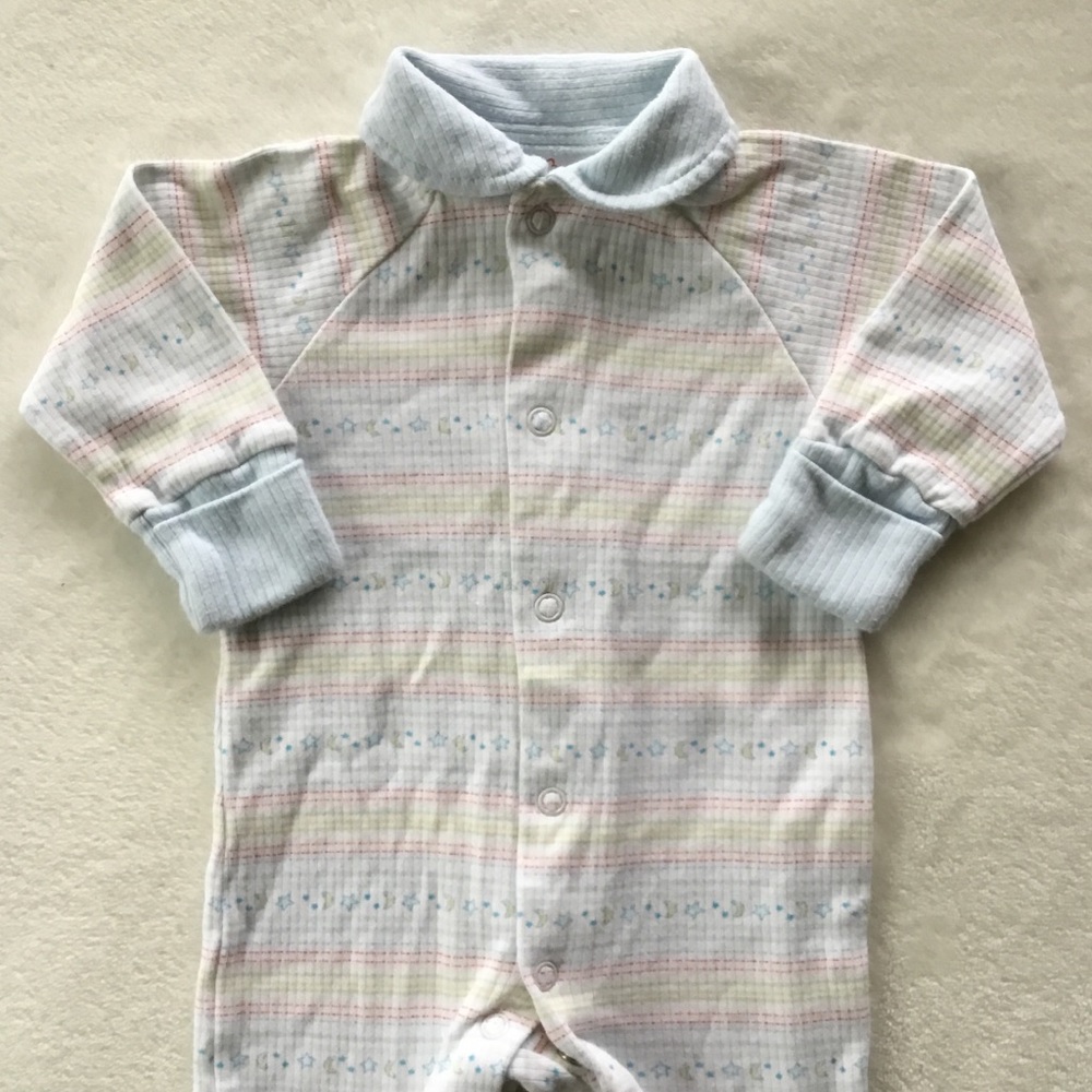 4/25$ 🦋 moon and stars footed onesie